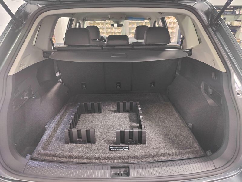 Used 2023 Volkswagen Tiguan SE 4-Motion AWDImage 12