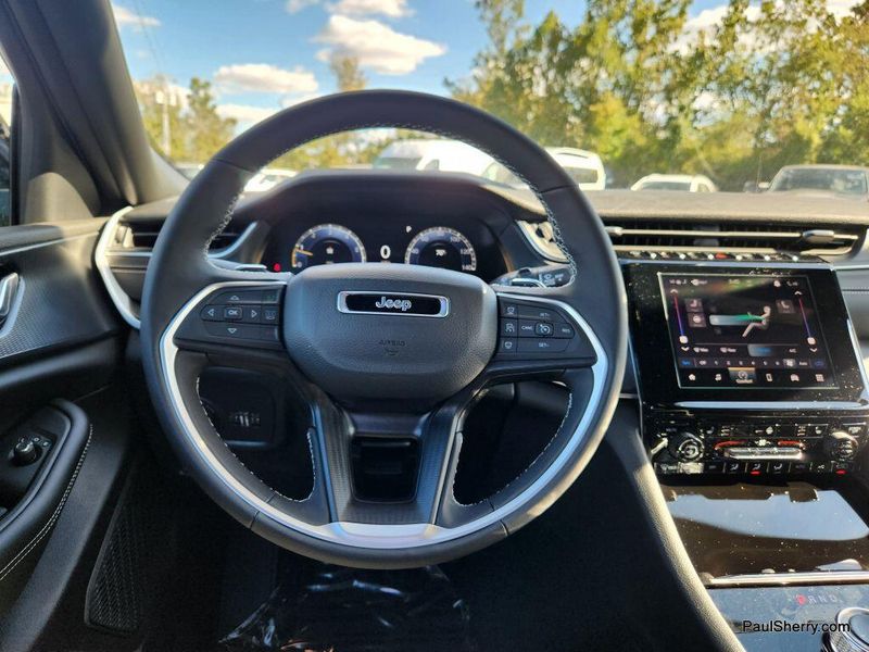 New 2025 Jeep Grand Cherokee Altitude X 4x4