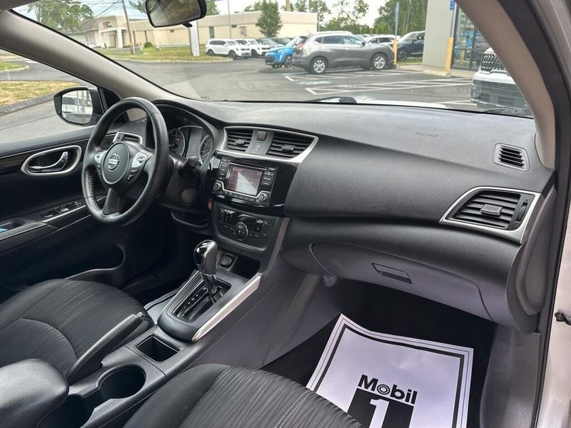 2018 Nissan Sentra SVImage 17