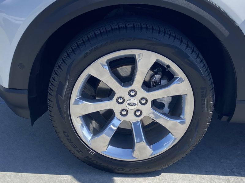 2020 Ford Explorer PlatinumImage 10