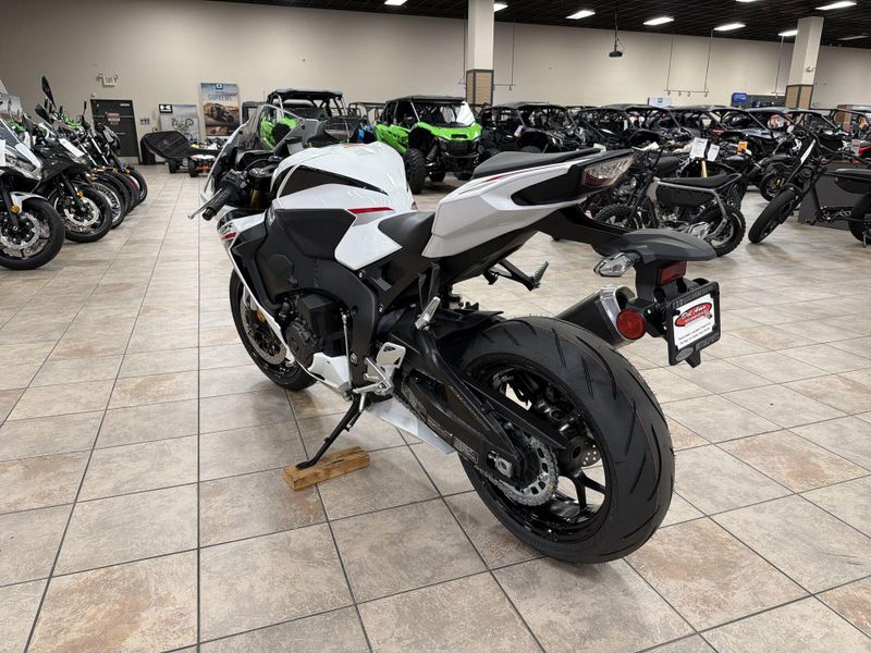 New 2026 Honda CBR1000RR Image 15