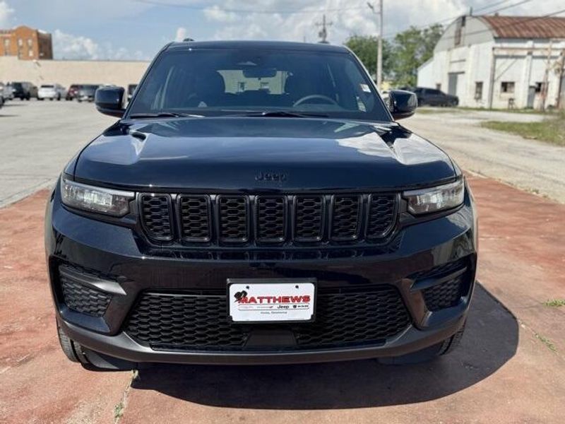New 2025 Jeep Grand Cherokee Altitude X 4x2Image 8