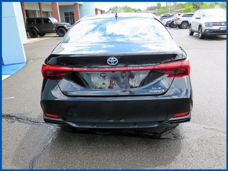 2019 Toyota Avalon Hybrid XLE PlusImage 6