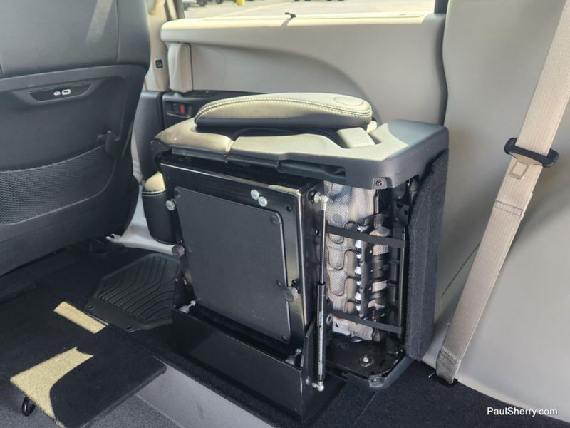 Used 2024 Chrysler Pacifica Touring L