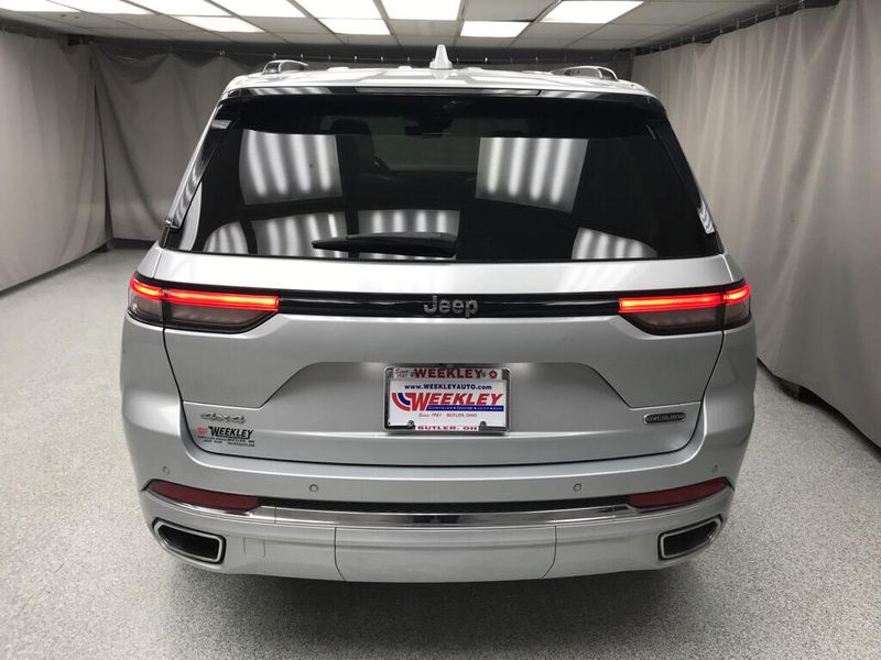 Used 2022 Jeep Grand Cherokee OverlandImage 2