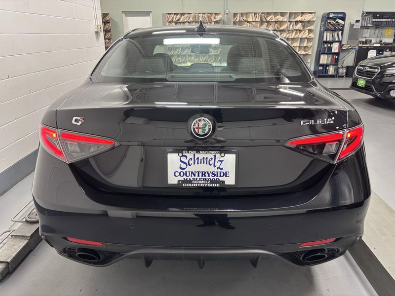New 2025 Alfa Romeo Giulia Intensa AwdImage 7