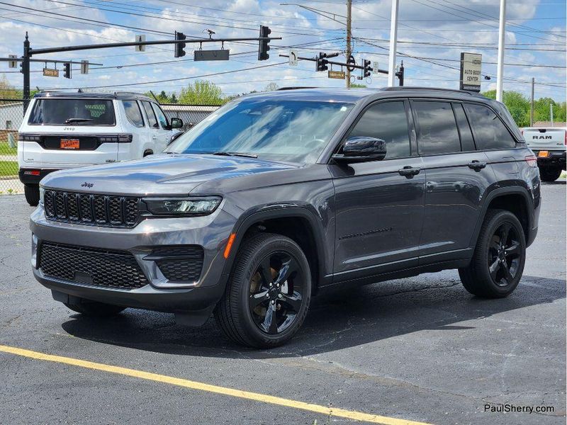 Used 2022 Jeep Grand Cherokee Altitude