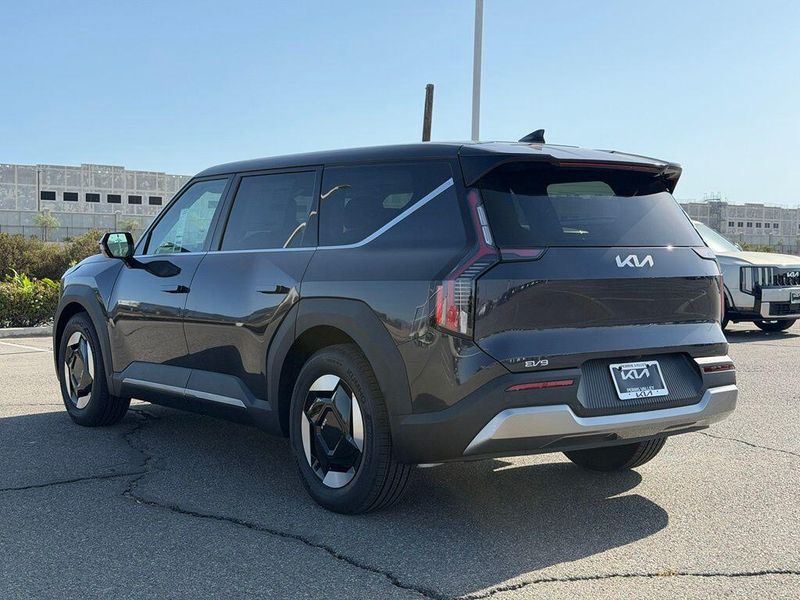 New 2026 Kia EV9 Light Long RangeImage 5