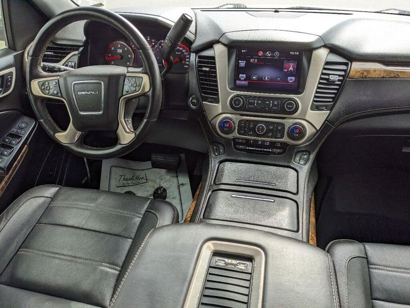 2015 GMC Yukon XL 1500 DenaliImage 18