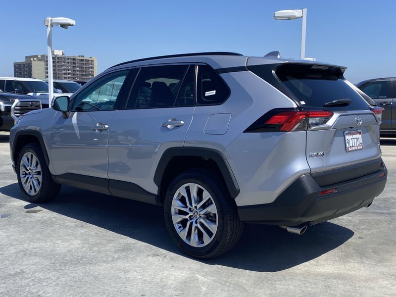 2024 Toyota RAV4 XLE PremiumImage 6