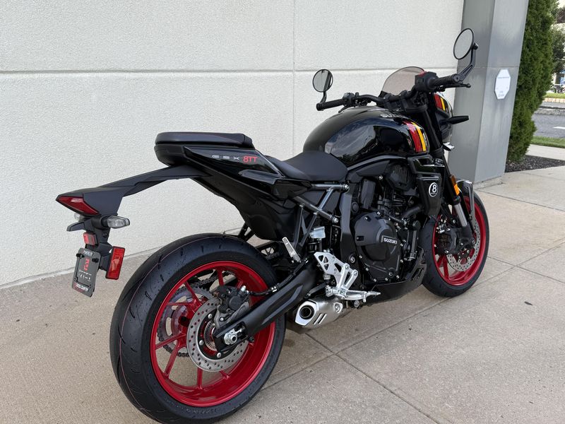 2026 Suzuki GSX8TTImage 3