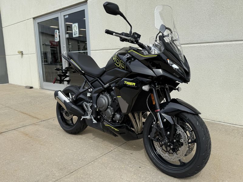 2025 Triumph Tiger Sport 800Image 1