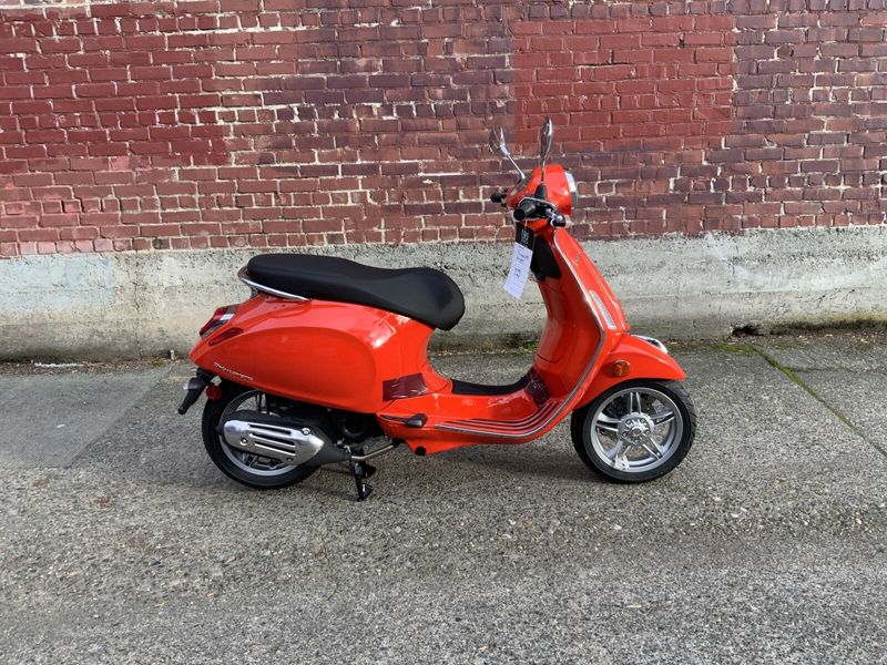 New 2024 Vespa PRIMAVERA 50 