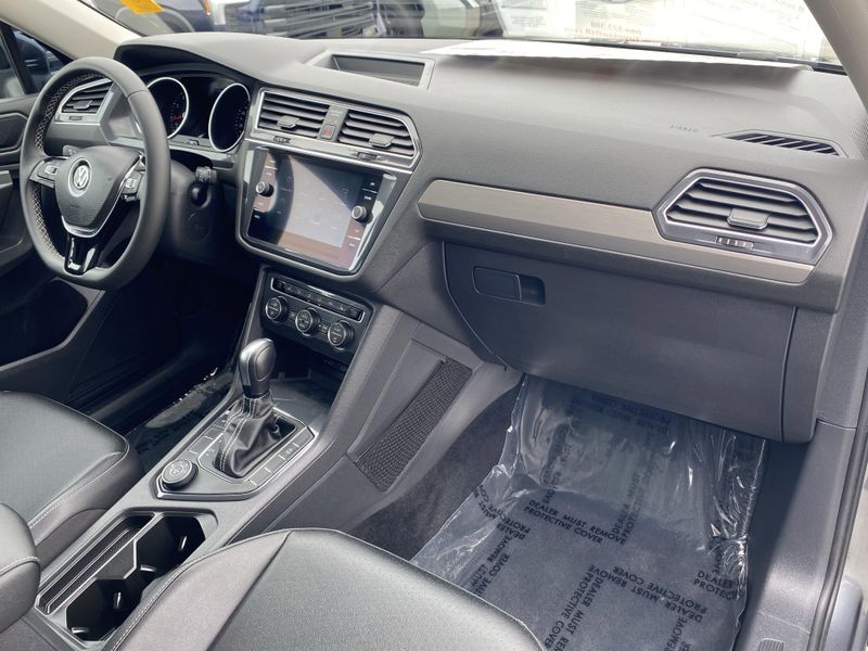Used 2021 Volkswagen Tiguan 2.0T SEImage 9