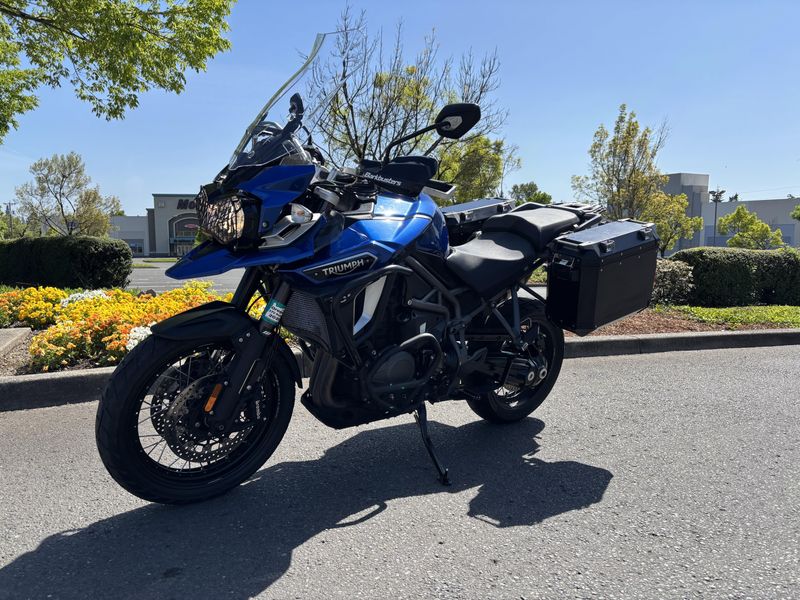 2017 Triumph Explorer XCx LRH 