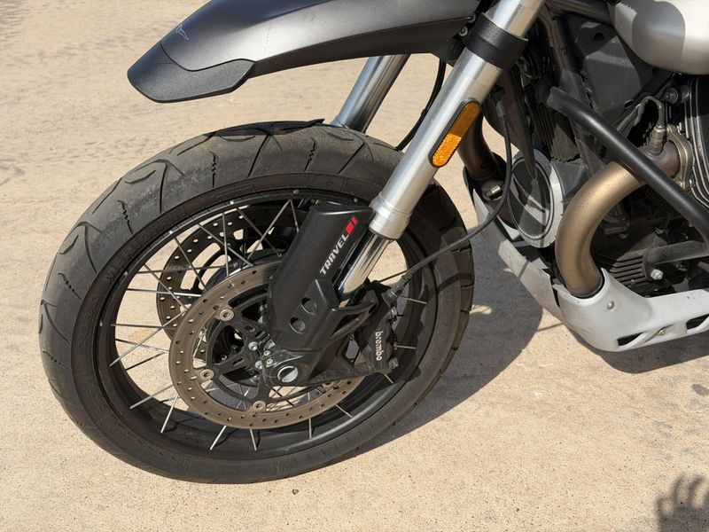 USED 2023 MOTO GUZZI V85 TT TRAVEL E5 Image 9
