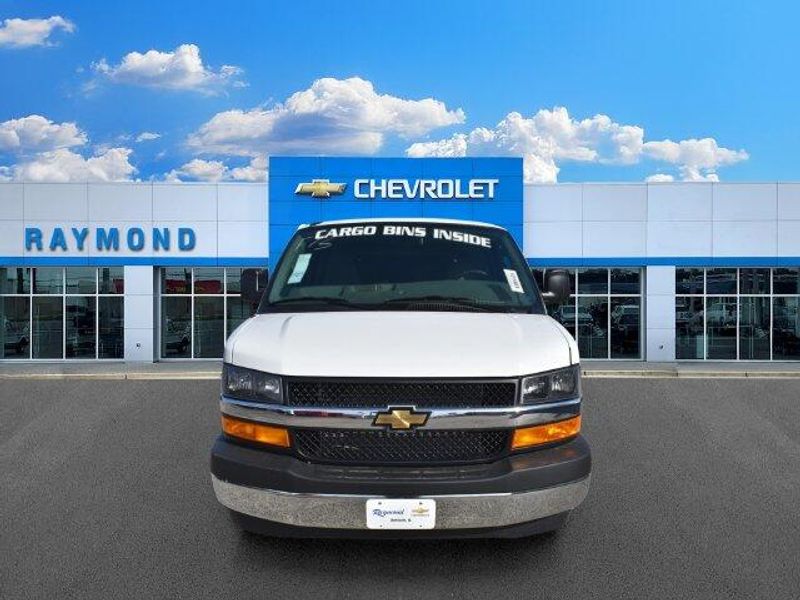 New 2026 Chevrolet Express 2500 Work VanImage 9