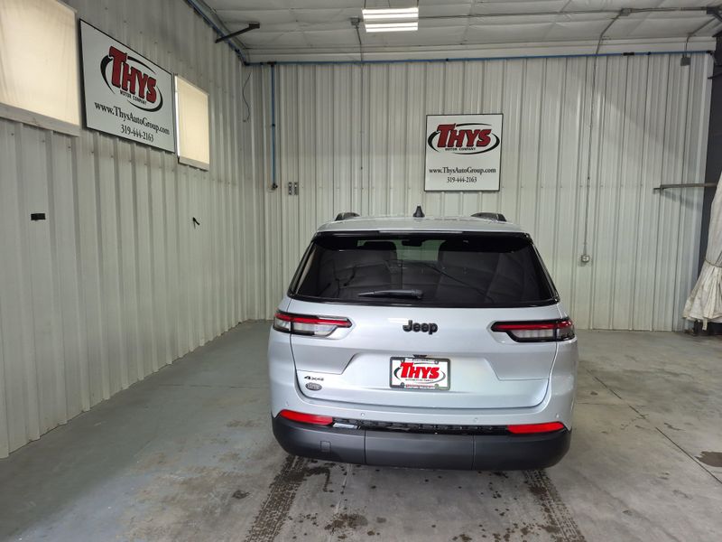 New 2025 Jeep Grand Cherokee L Altitude X 4x4Image 14
