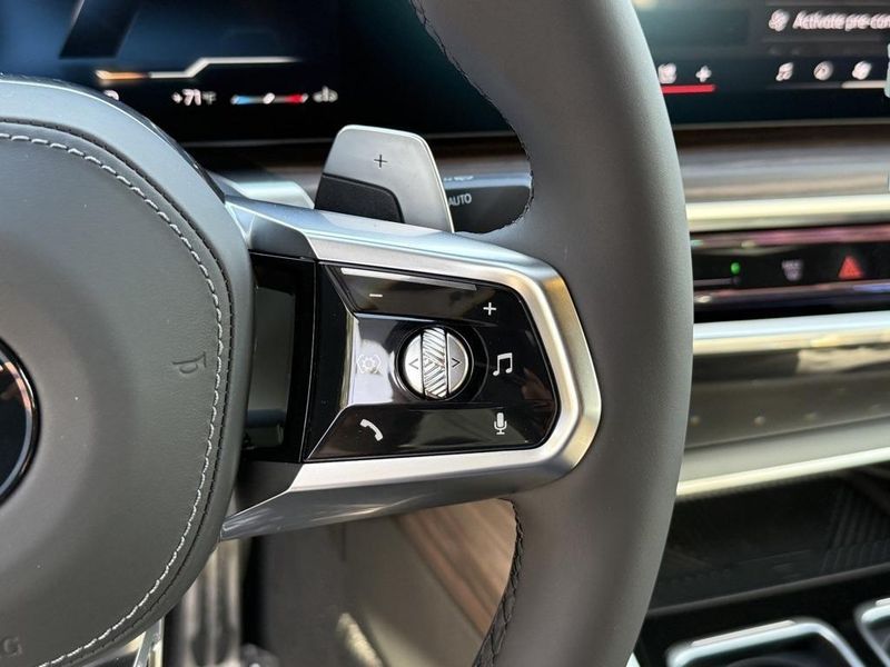 2025 BMW 7 Series 760i xDriveImage 24
