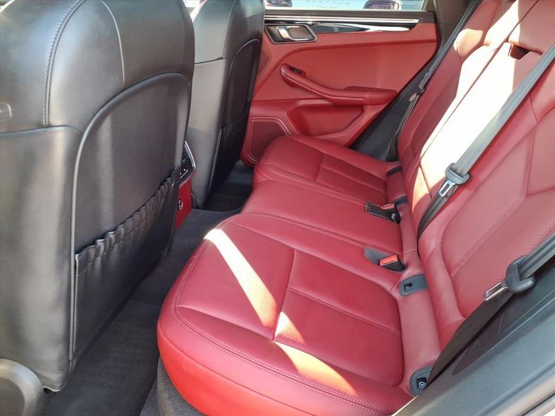 Used 2022 Porsche Macan SImage 15