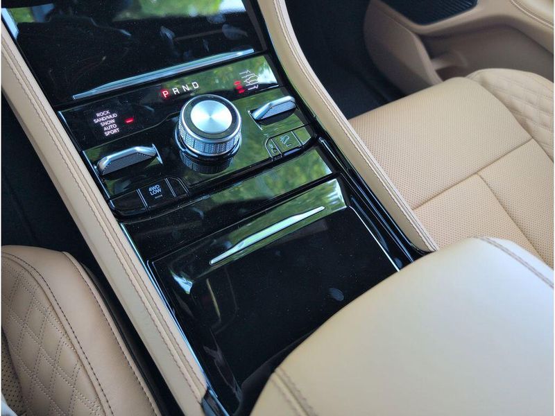 New 2026 Jeep Grand Cherokee Summit 4x4Image 23