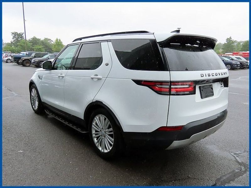 2017 Land Rover Discovery HSEImage 4