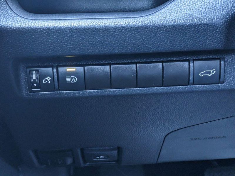 2023 Toyota RAV4 XLEImage 24