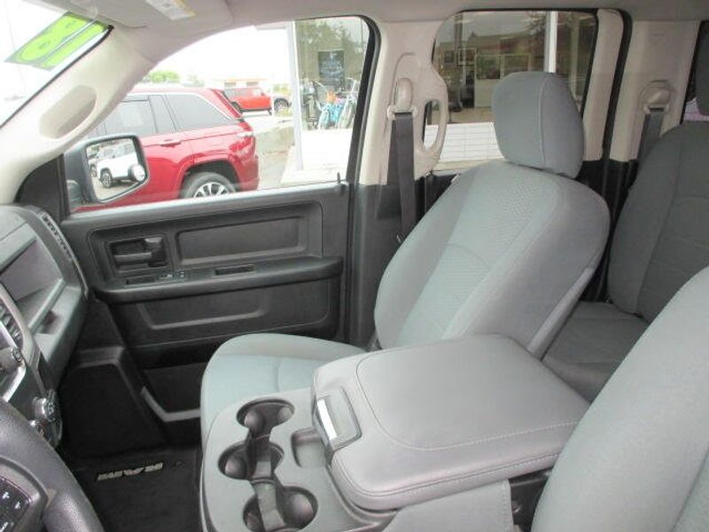 Used 2018 RAM 1500 ExpressImage 20
