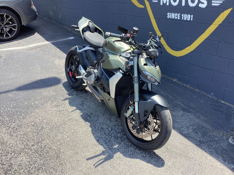Used 2024 Ducati STREETFIGHTER V2 