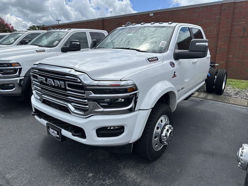 New 2025 RAM 4500 Big Horn Chassis Crew Cab 4x4 60