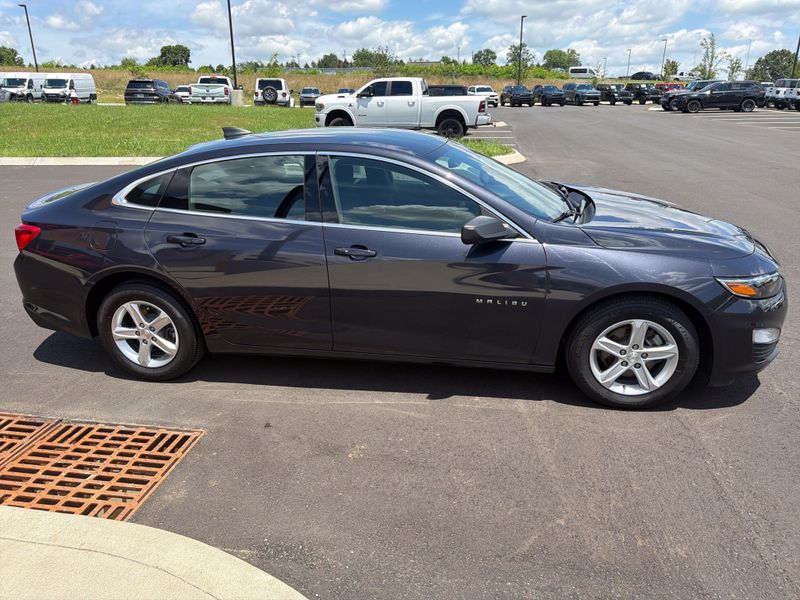 Used 2023 Chevrolet Malibu LSImage 9