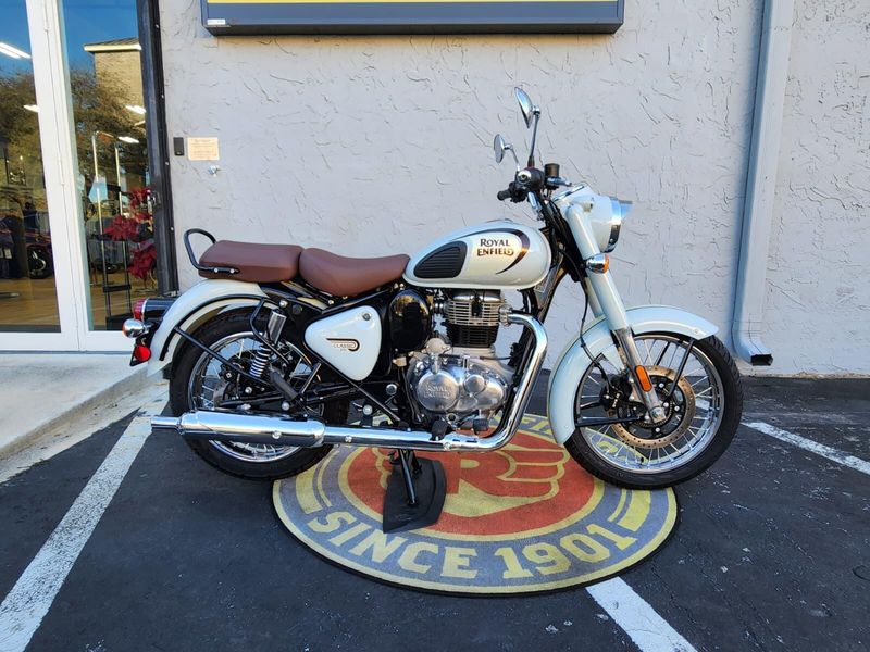 New 2024 Royal Enfield CLASSIC 350 Image 11