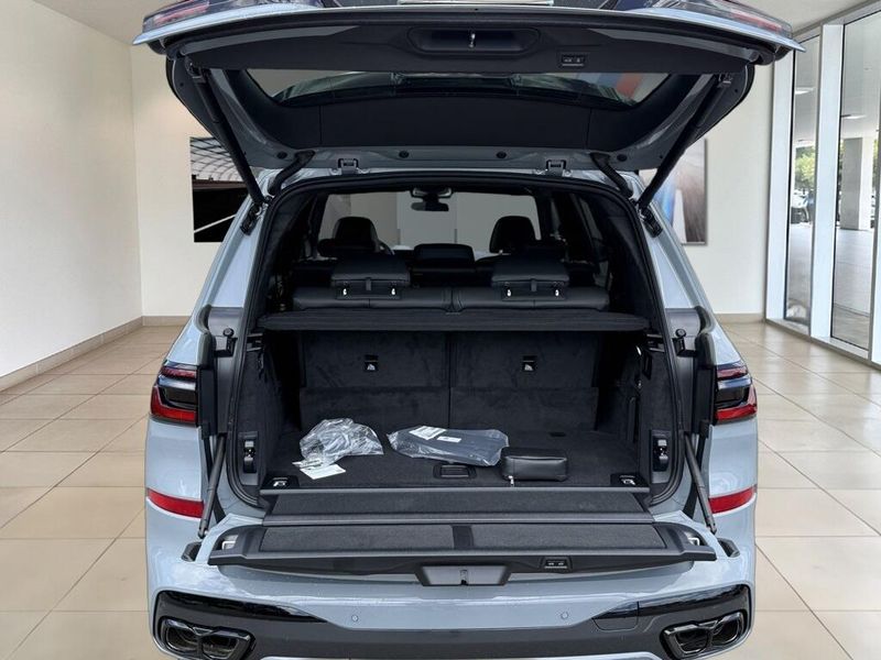 2025 BMW X7 M60iImage 14