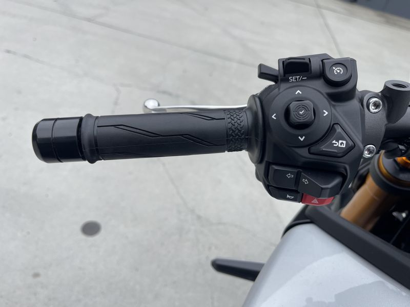 2025 Yamaha MT-09 SP Image 10
