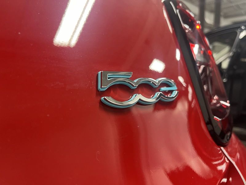 2024 Fiat 500e Inspi(red)Image 6