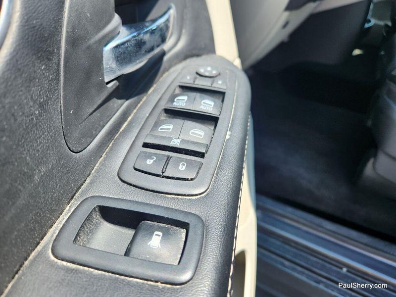 2019 Dodge Grand Caravan SXTImage 22