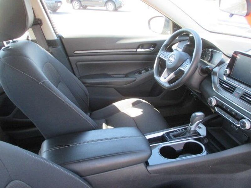 Used 2024 Nissan Altima 2.5 SVImage 24