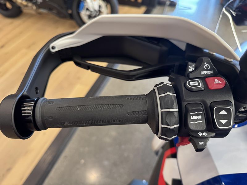 2025 BMW R 1300 GS - TROPHY - RACING BLUE METALLIC