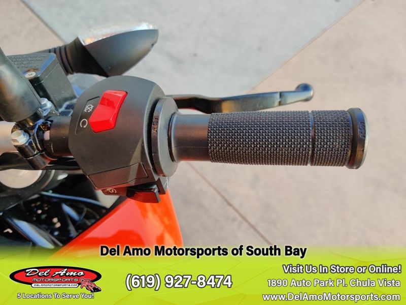 2023 KTM 200 DUKE  in a ORANGE exterior color. Del Amo Motorsports of South Bay (619) 547-1937 delamomotorsports.com 