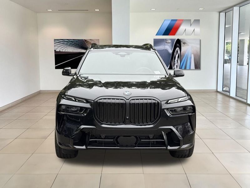2026 BMW X7 xDrive40iImage 3