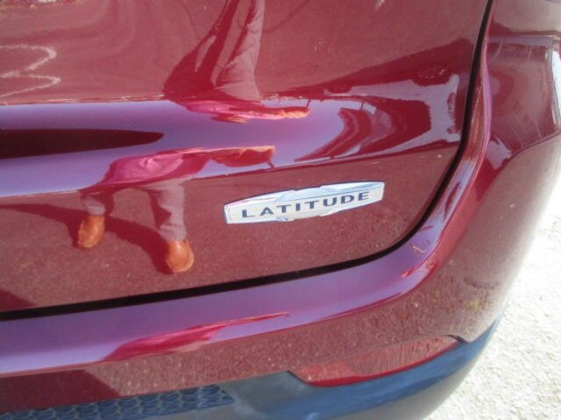 Used 2022 Jeep Compass LatitudeImage 9