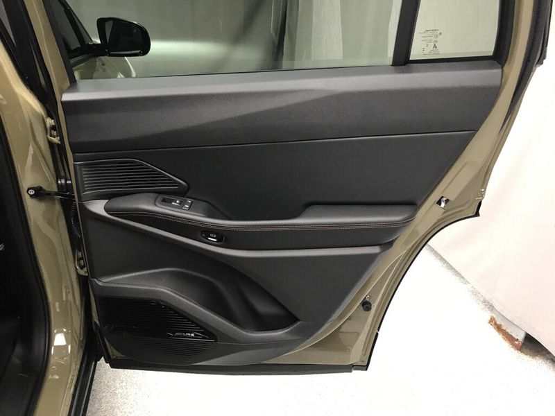 New 2026 Jeep Cherokee Limited 4x4Image 13