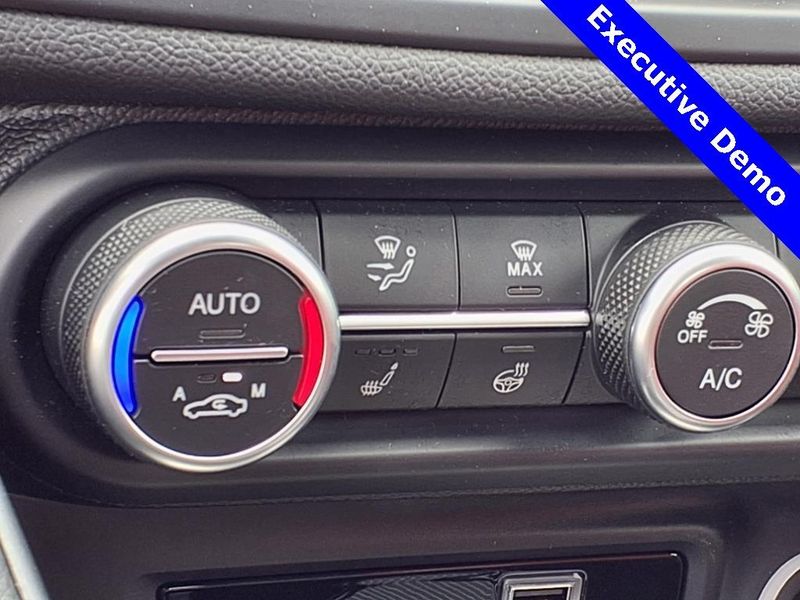 New 2025 Alfa Romeo Giulia RwdImage 23