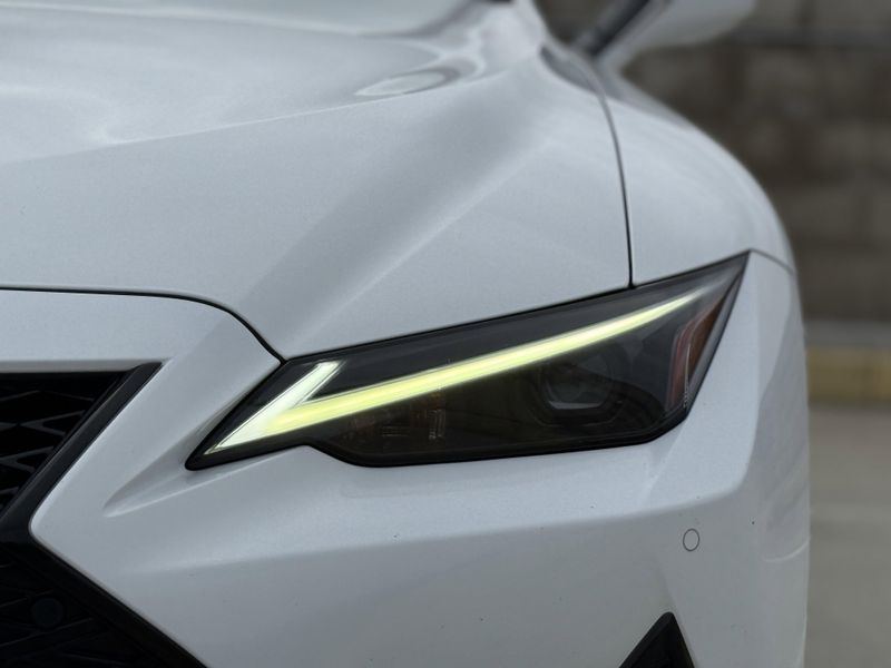 2022 Lexus IS 350 F-SPORTImage 8