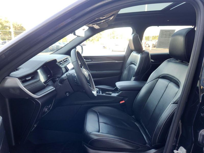 Used 2024 Jeep Grand Cherokee L Limited