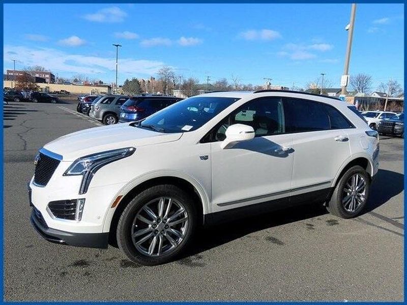 2022 Cadillac XT5 SportImage 1