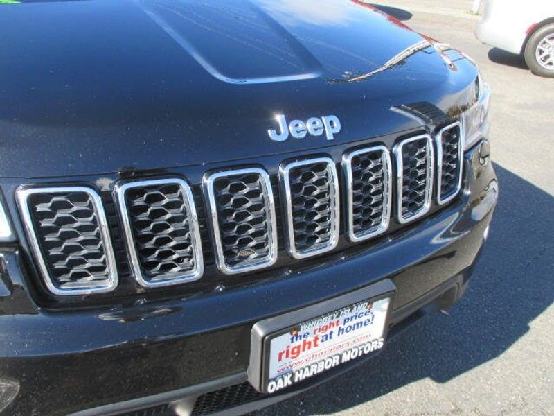 Used 2017 Jeep Grand Cherokee LaredoImage 4