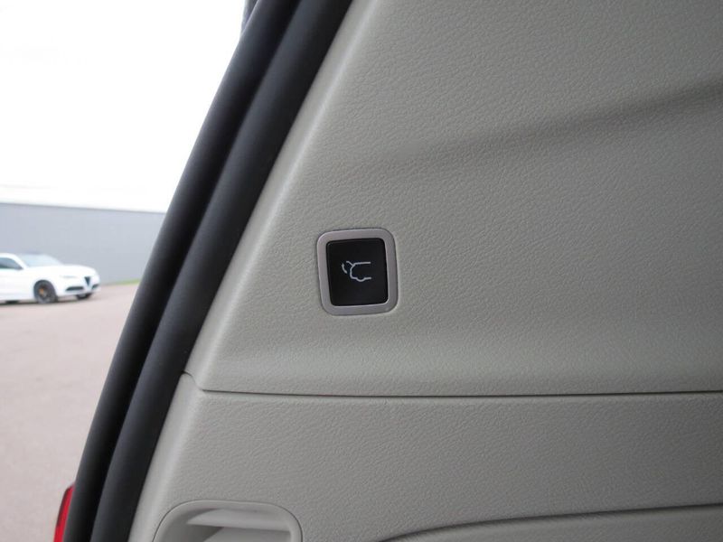 2023 Chrysler Voyager LX 4dr Mini VanImage 31