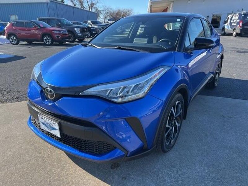 2021 Toyota C-HR XLEImage 3