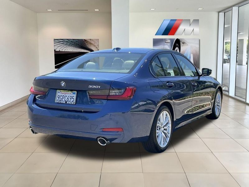 2023 BMW 3 Series 330iImage 7